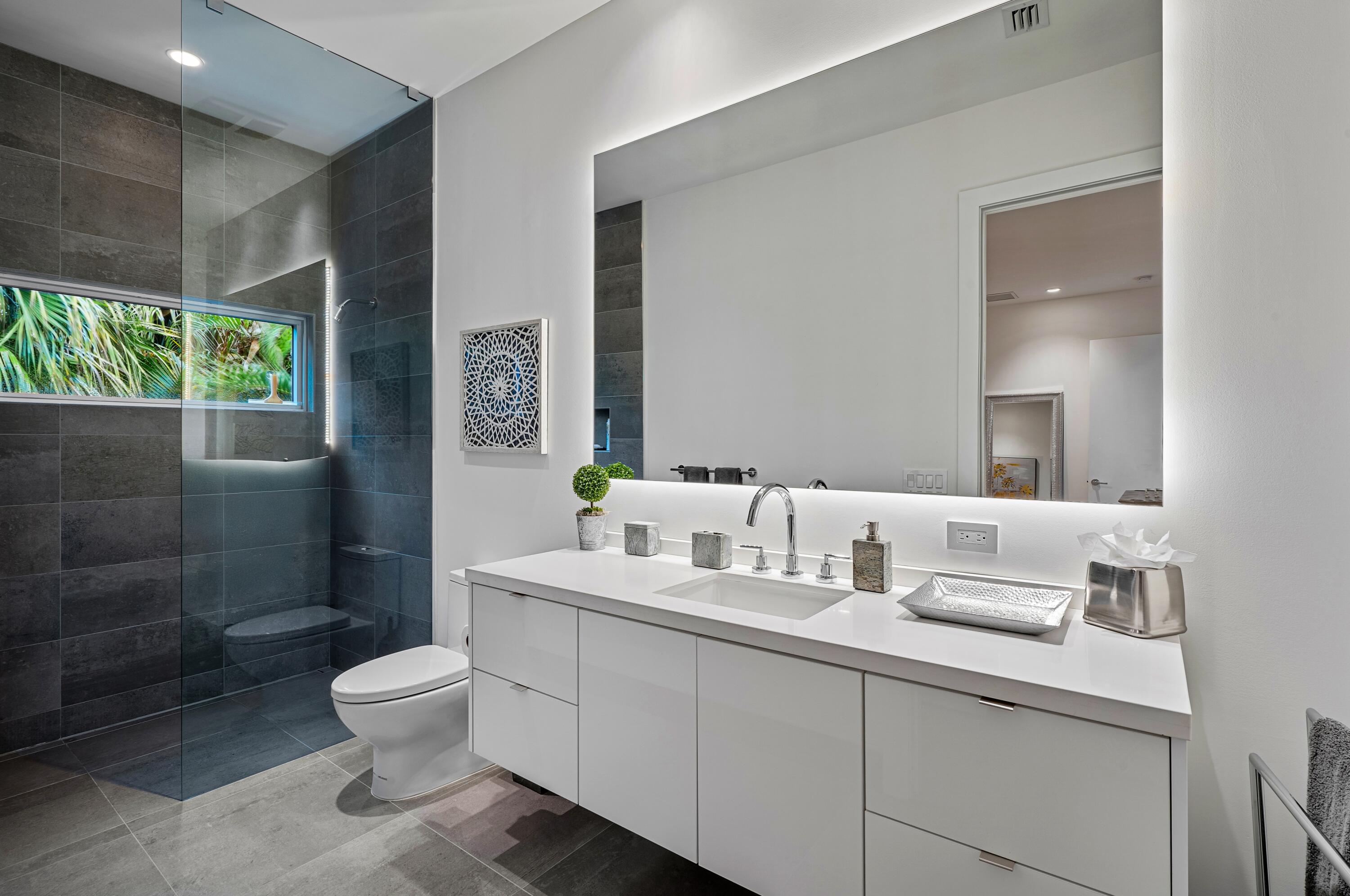 322 Northeast 7th Avenue Delray Beach, FL 33483 - Photo 26 of 38 mls_BATHRROM_3