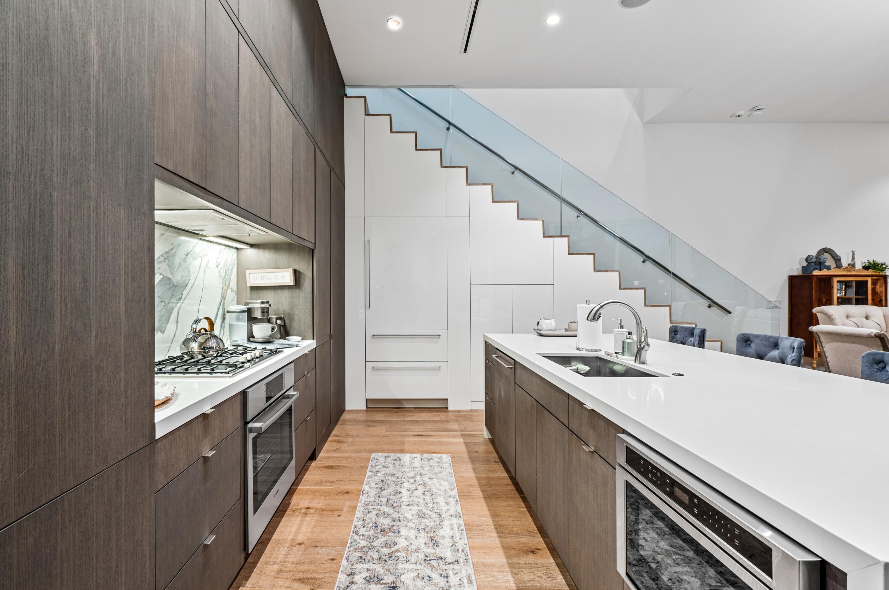 322 Northeast 7th Avenue Delray Beach, FL 33483 - Photo 6 of 38 mls_KITCHEN_STRAIGHT