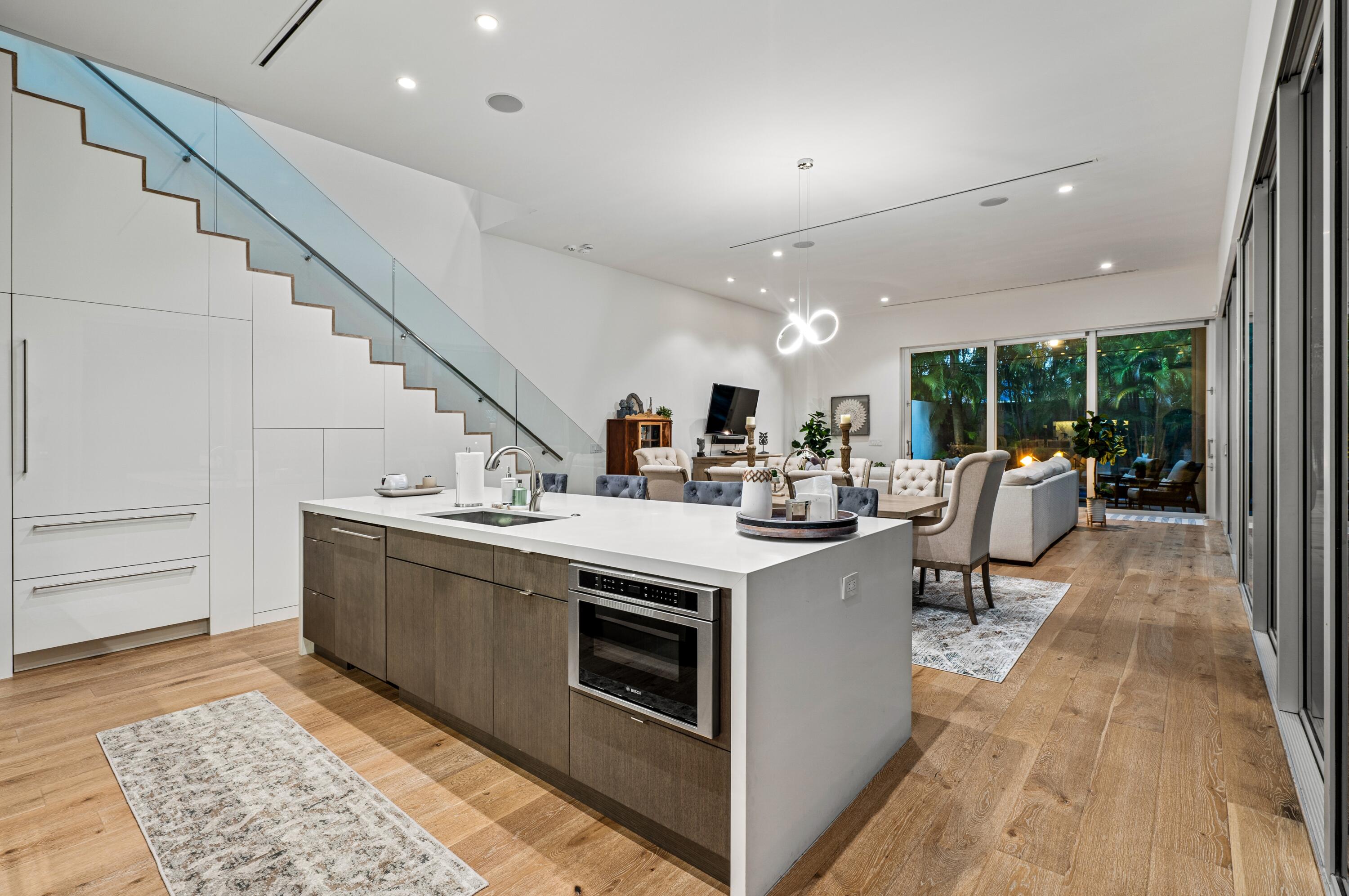 322 Northeast 7th Avenue Delray Beach, FL 33483 - Photo 7 of 38 mls_KITCHEN_TO_LIVINGROOM