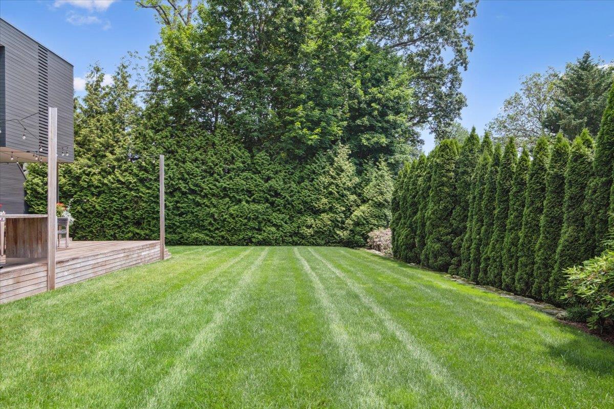 35 Halsted Place Rye, NY 10580 - Photo 36 of 41 a view of an outdoor space and yard