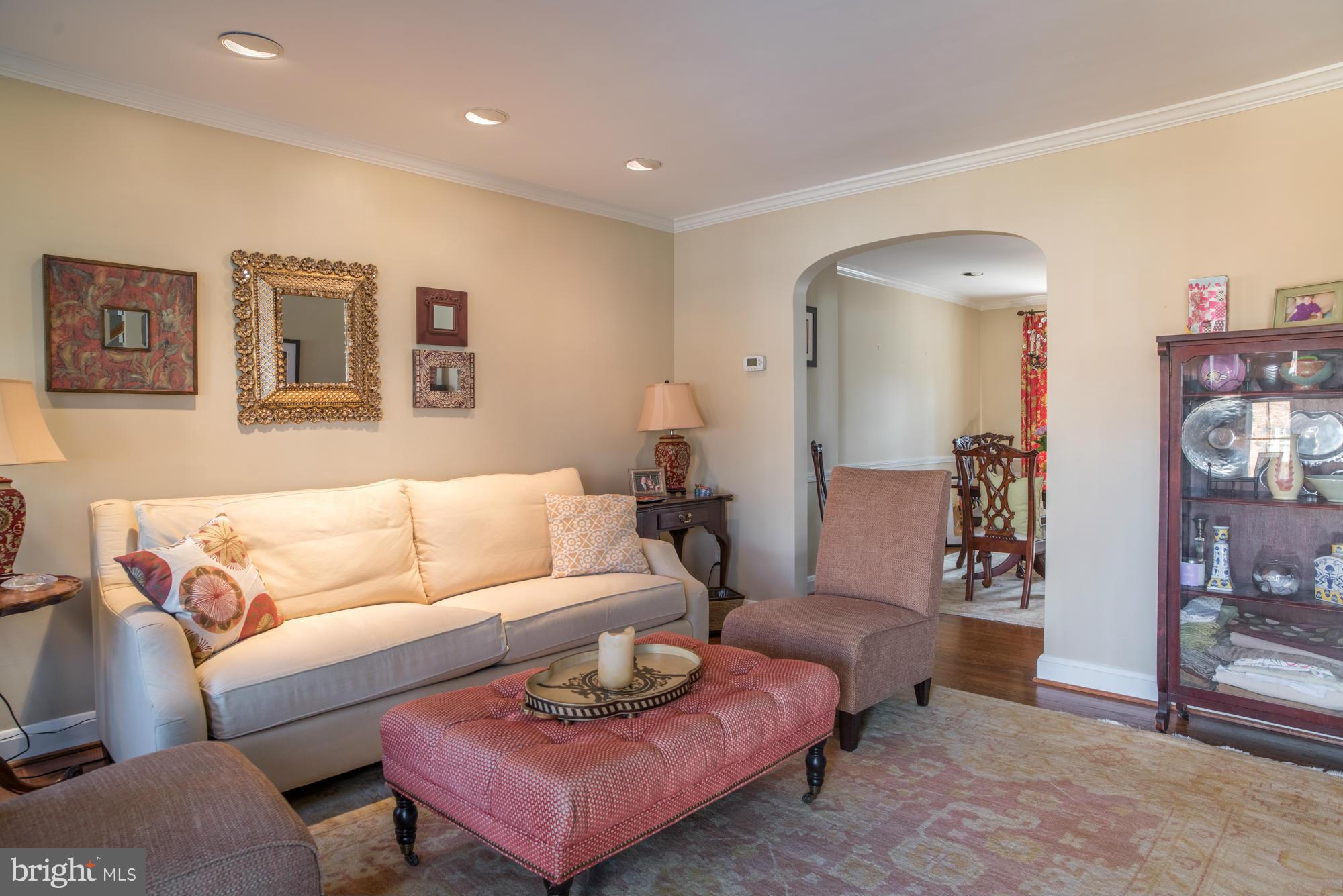 261 Stanmore Road Baltimore, MD 21212 - Photo 3 of 16 Living Room