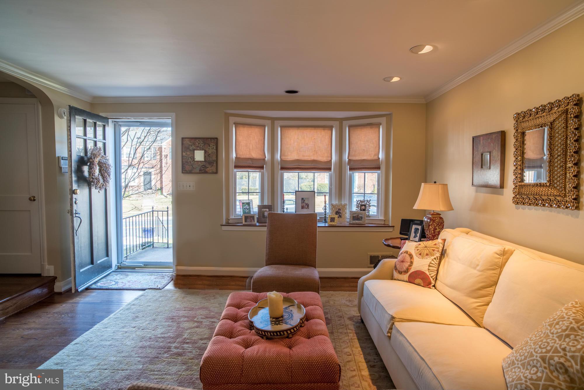 261 Stanmore Road Baltimore, MD 21212 - Photo 4 of 16 Living Room