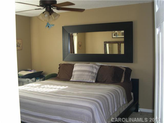 8236 Fox Swamp Road Charlotte, NC 28215 - Photo 6 of 11 Gallery Image 6