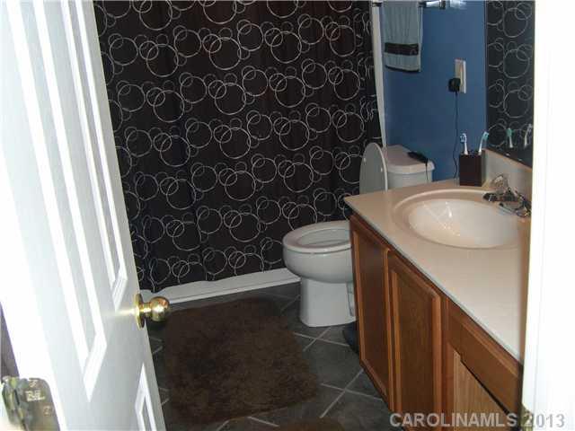 8236 Fox Swamp Road Charlotte, NC 28215 - Photo 7 of 11 Gallery Image 7