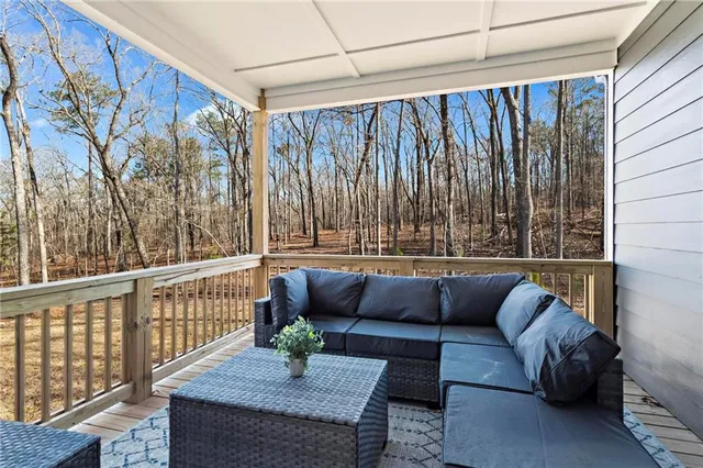 a view of sitting area with furniture