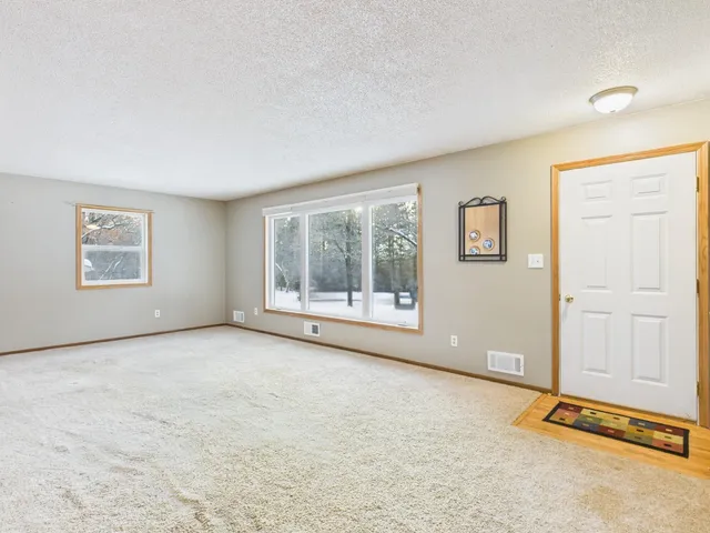 $425,000 | 6858 East Viking Boulevard, Wyoming, MN 55092