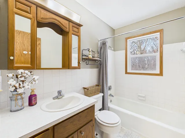 $425,000 | 6858 East Viking Boulevard, Wyoming, MN 55092