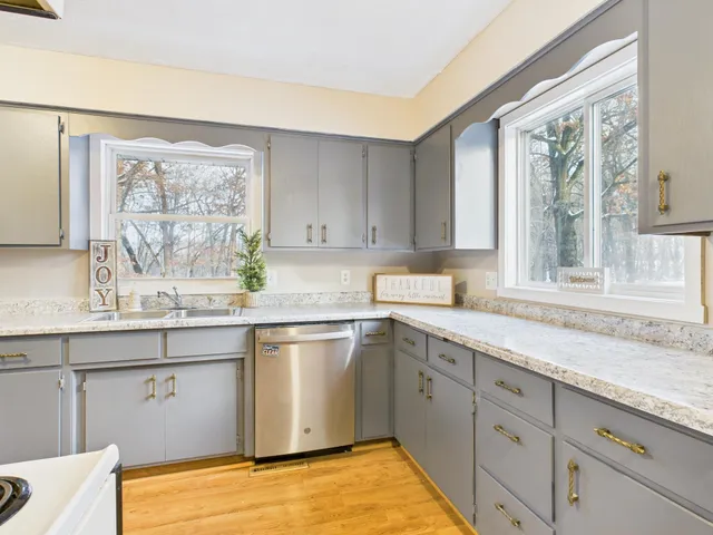 $425,000 | 6858 East Viking Boulevard, Wyoming, MN 55092