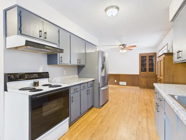 $425,000 | 6858 East Viking Boulevard, Wyoming, MN 55092