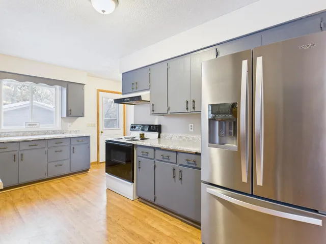 $425,000 | 6858 East Viking Boulevard, Wyoming, MN 55092