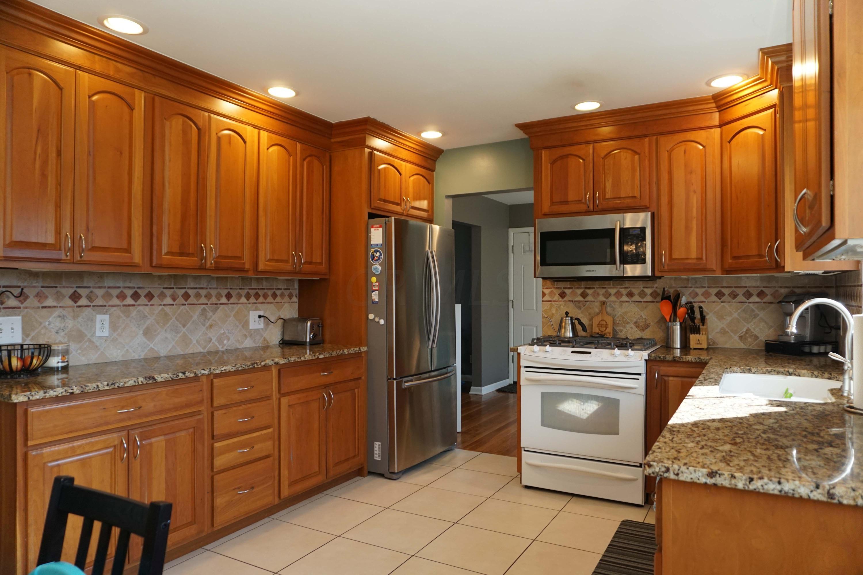 3165 North Star Road Columbus, OH 43221 - Photo 5 of 27