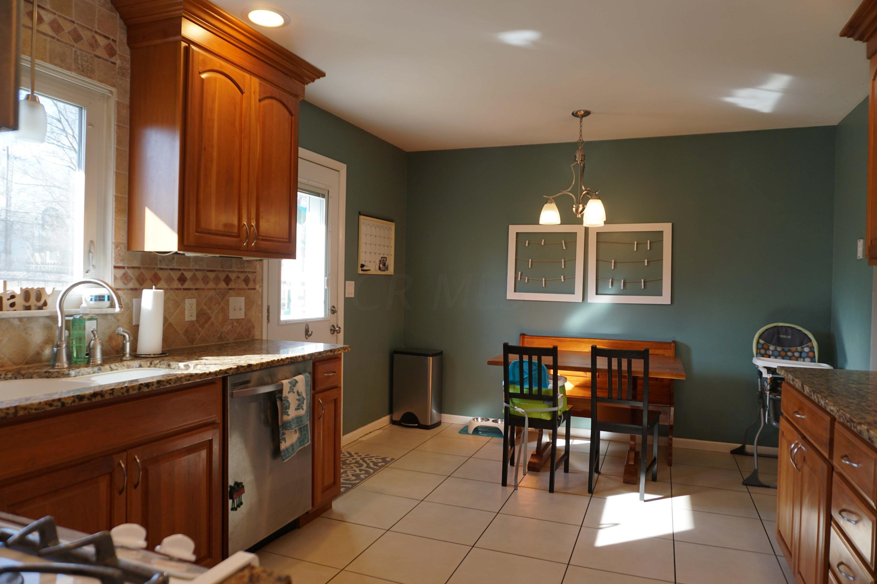 3165 North Star Road Columbus, OH 43221 - Photo 6 of 27