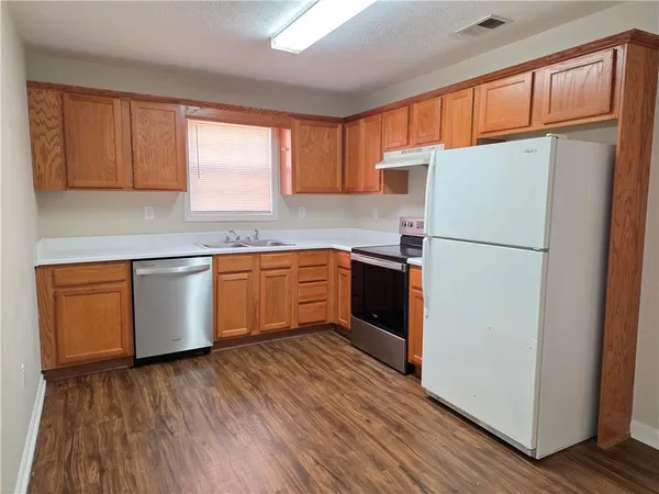 $1,300 | 100 Rosehip Lane, Acworth, GA 30101