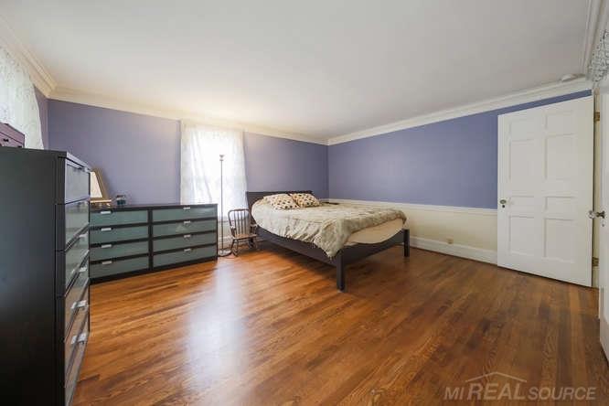 113 Moran Road Grosse Pointe, MI 48236 - Photo 32 of 43 31341628-31.JPG