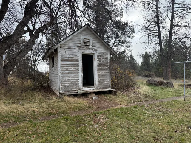 $206,000 | 43045 Bridge Street, Fall River Mills, CA 96028