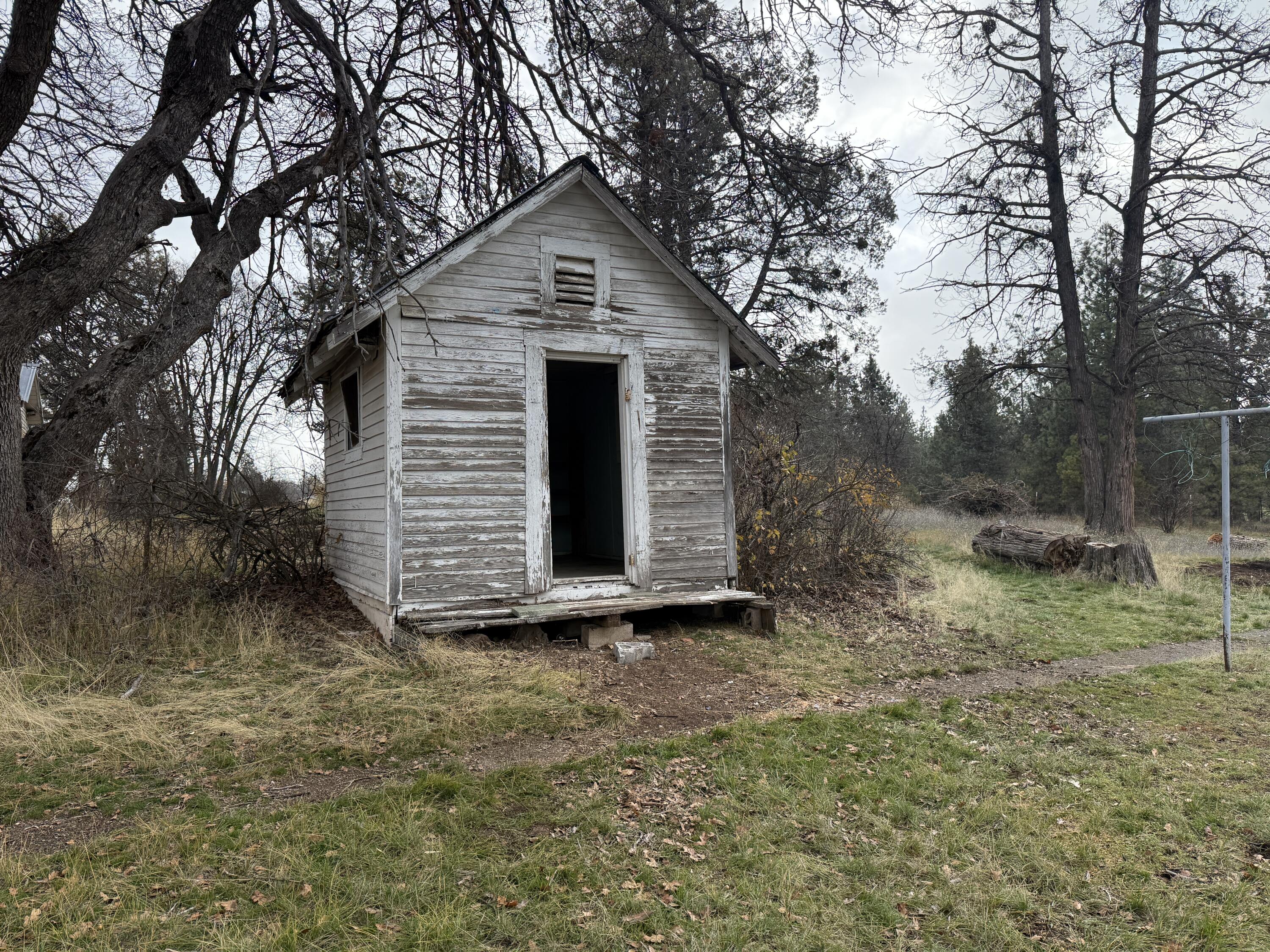 43045 Bridge Street Fall River Mills, CA 96028 - Photo 8 of 24 IMG_5140