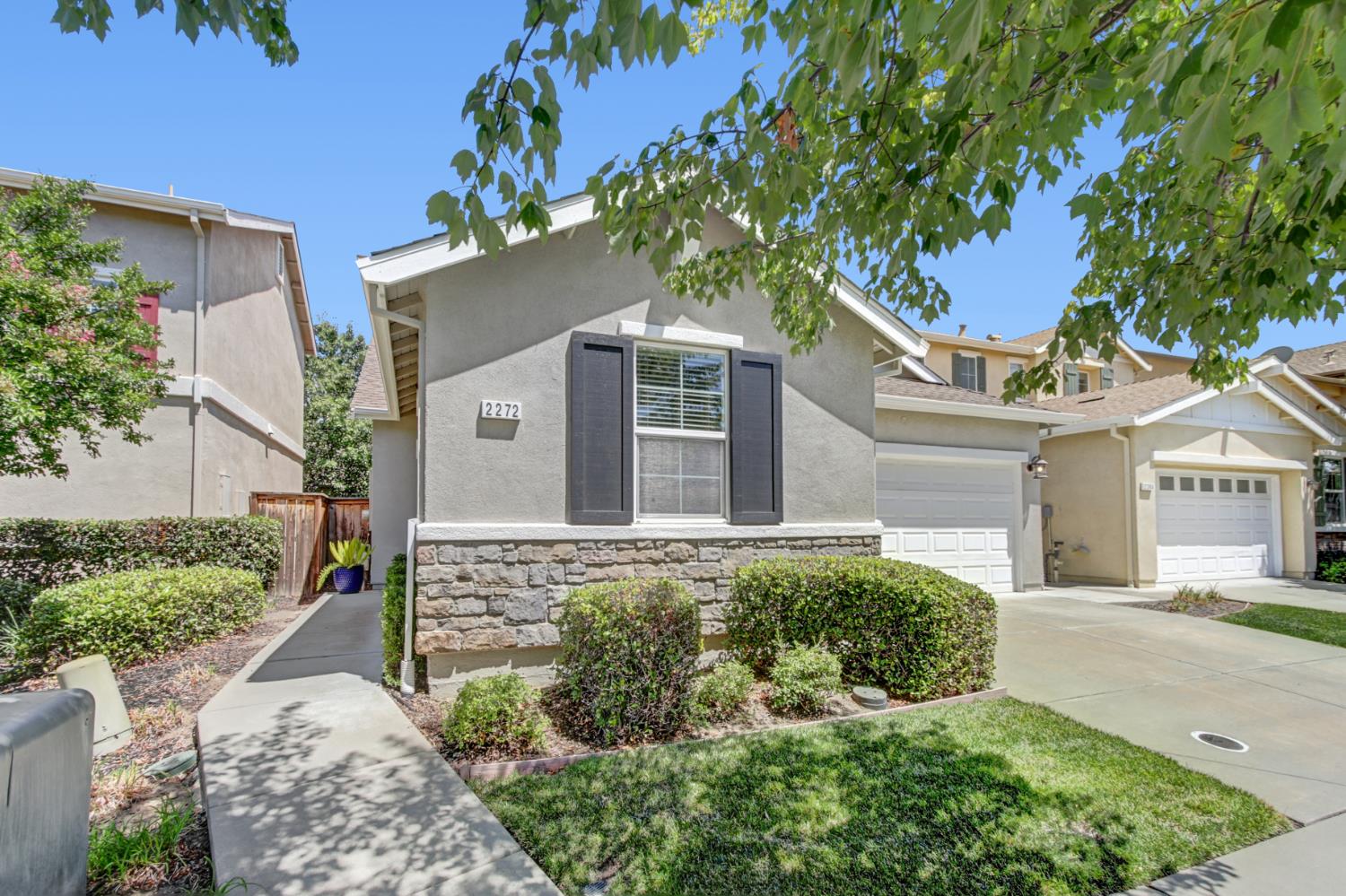 2272 Ellesmere Loop Roseville, CA 95747 - Photo 2 of 38