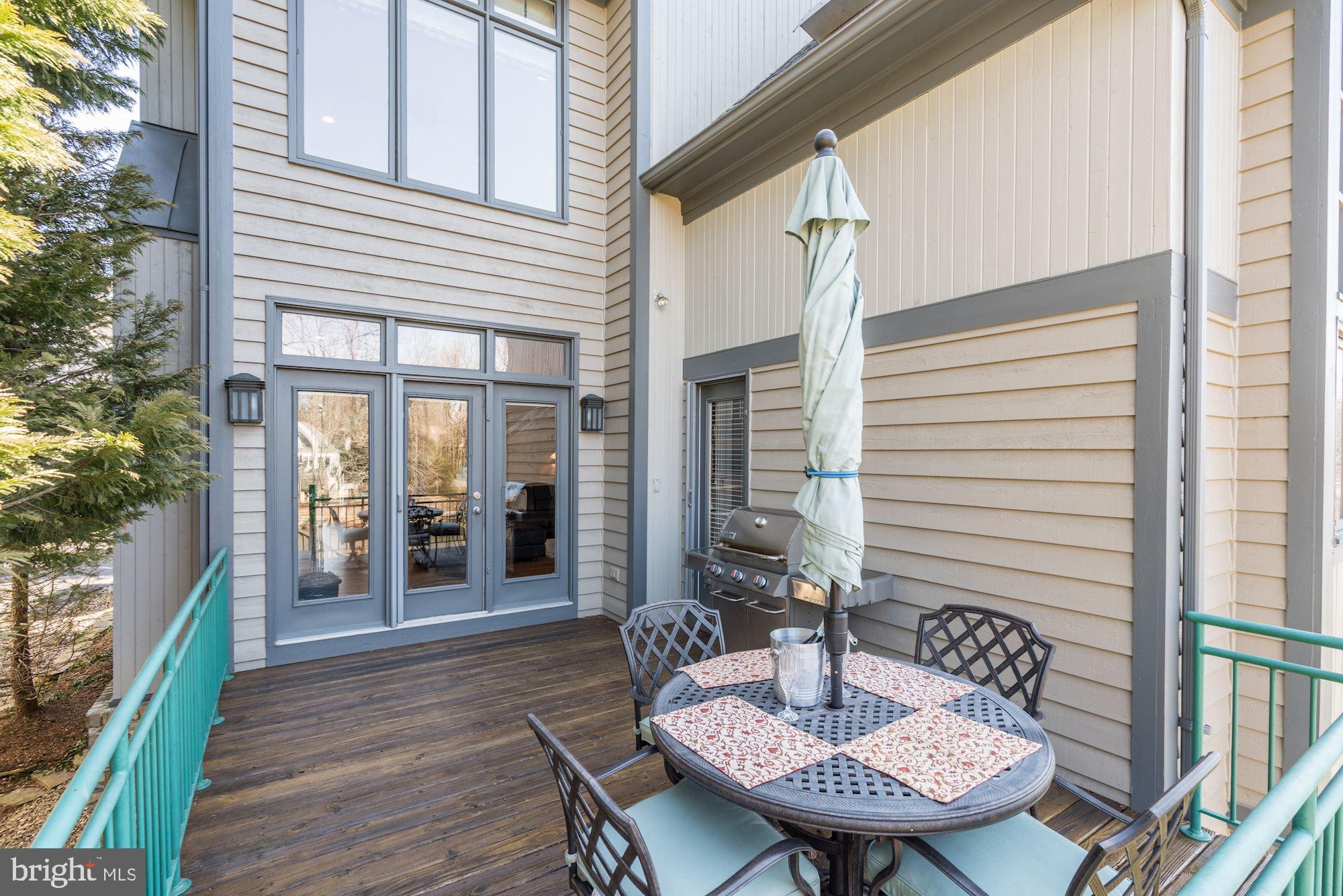 1466 Waterfront Road Reston, VA 20194 - Photo 12 of 69 Upper level deck
