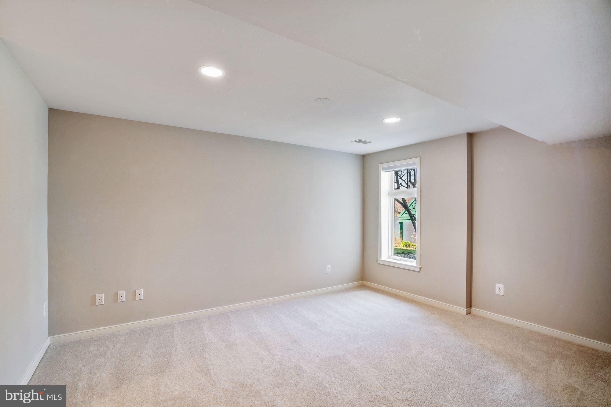 1466 Waterfront Road Reston, VA 20194 - Photo 39 of 69 Lower level bedroom