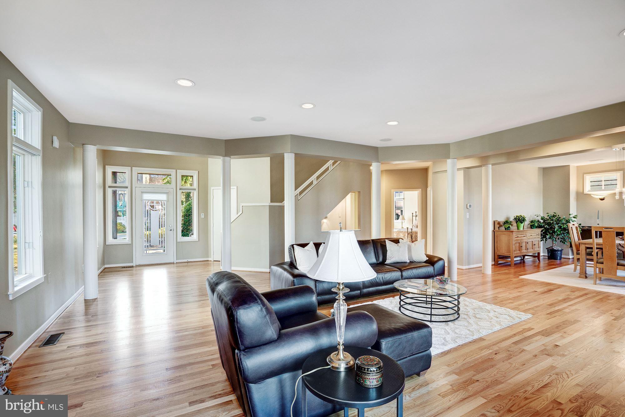 1466 Waterfront Road Reston, VA 20194 - Photo 50 of 69 Open living area