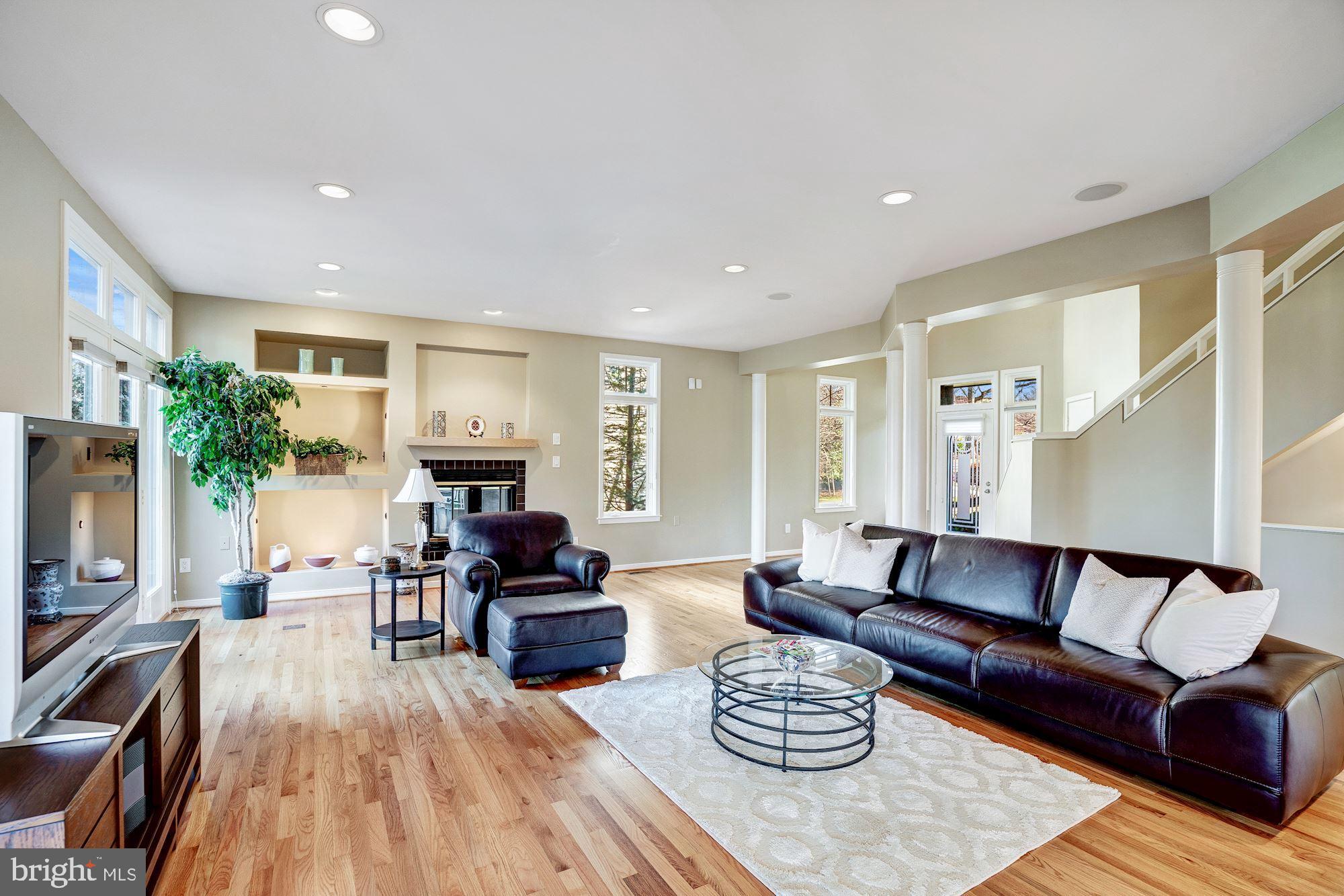 1466 Waterfront Road Reston, VA 20194 - Photo 51 of 69 Open living area