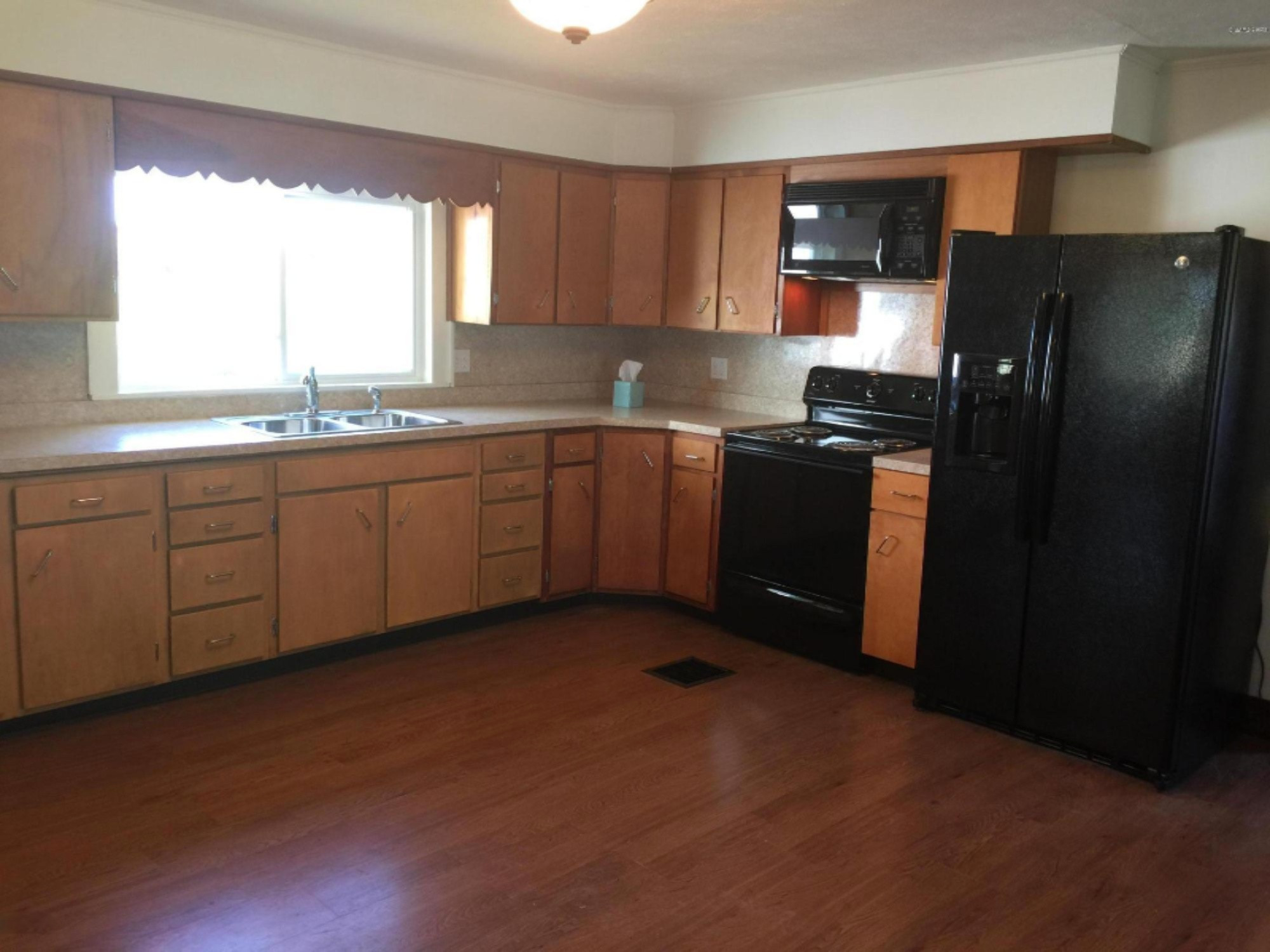 4674 Hayes Road Muir, MI 48860 - Photo 7 of 15 country kitchen