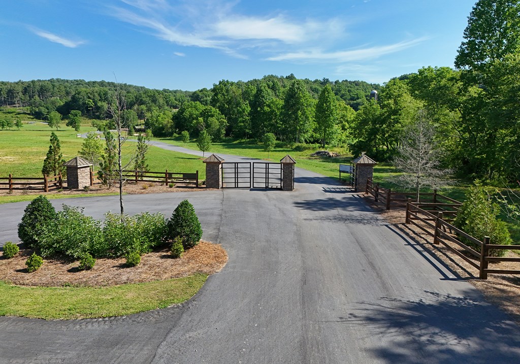 1008 Ridge Drive Morganton, GA 30560 - Photo 51 of 54 an outdoor view with patio