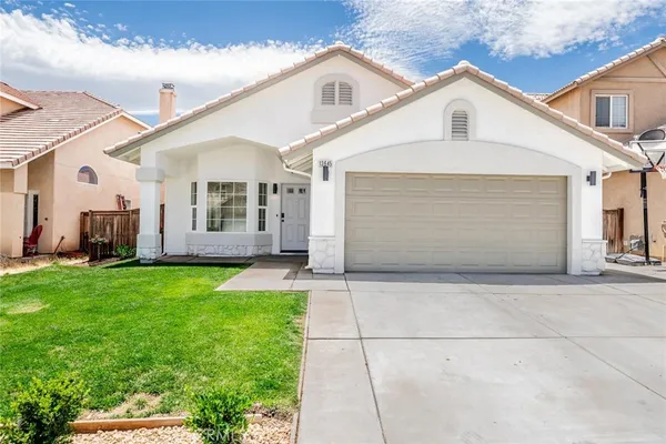 $419,000 | 13645 Summit View Street, Hesperia, CA 92344