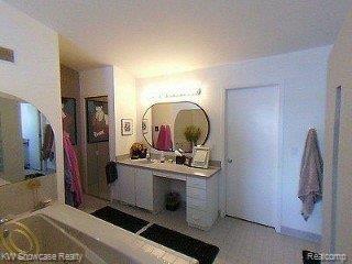 2531 Ridge Road White Lake, MI 48383 - Photo 14 of 21 MASTER BATHROOM
