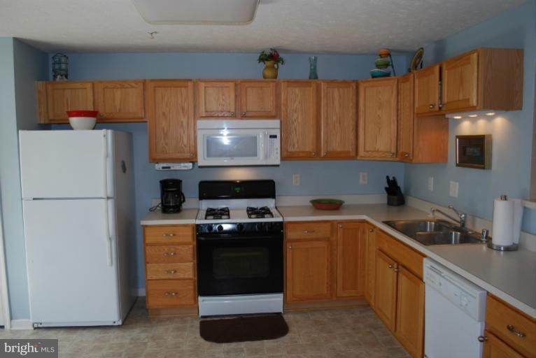 2575 Blue Water Boulevard Odenton, MD 21113 - Photo 23 of 30 Kitchen