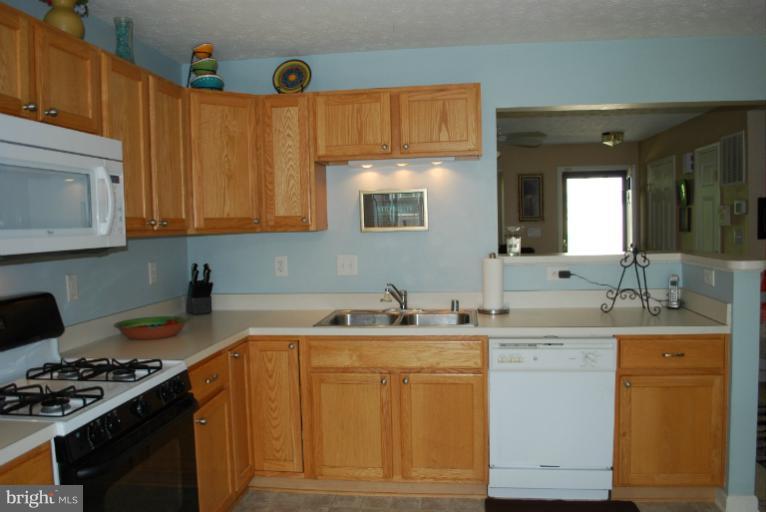 2575 Blue Water Boulevard Odenton, MD 21113 - Photo 5 of 30 Kitchen