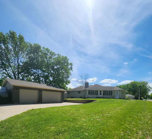 $369,900 | 111 Sunrise Avenue North, New Prague, MN 56071