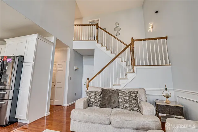 $925,000 | 6 Oxford Court, Kendall Park, NJ 08824