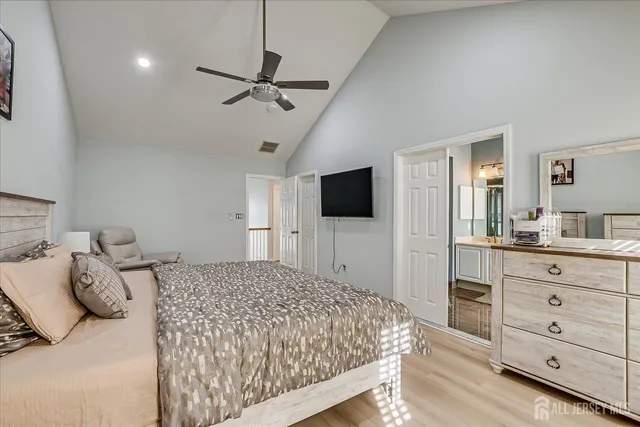 $925,000 | 6 Oxford Court, Kendall Park, NJ 08824