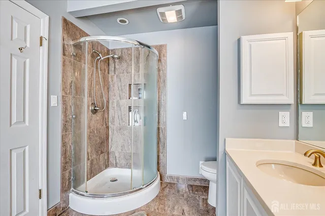 $925,000 | 6 Oxford Court, Kendall Park, NJ 08824