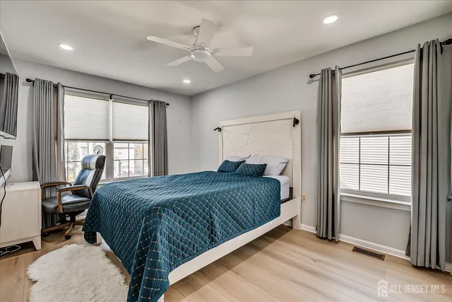 $925,000 | 6 Oxford Court, Kendall Park, NJ 08824