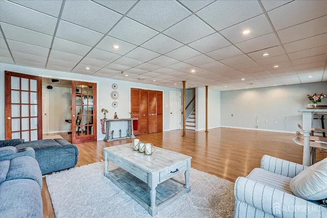 $925,000 | 6 Oxford Court, Kendall Park, NJ 08824