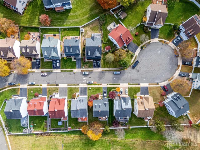 $925,000 | 6 Oxford Court, Kendall Park, NJ 08824