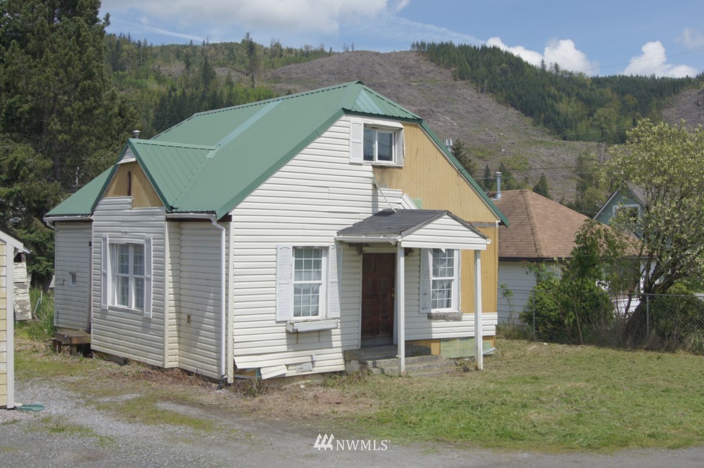 4996 Deming Road Deming, WA 98244 - Photo 1 of 1