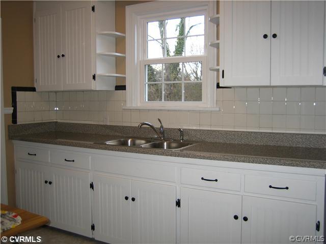 3114 Skipwith Road Henrico, VA 23294 - Photo 3 of 11 Kitchen - Lots of counter and cabinetry space. new