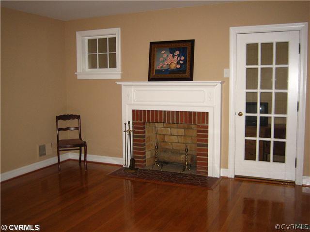 3114 Skipwith Road Henrico, VA 23294 - Photo 5 of 11 Living Room - Hardwood flooring, wood buring firep