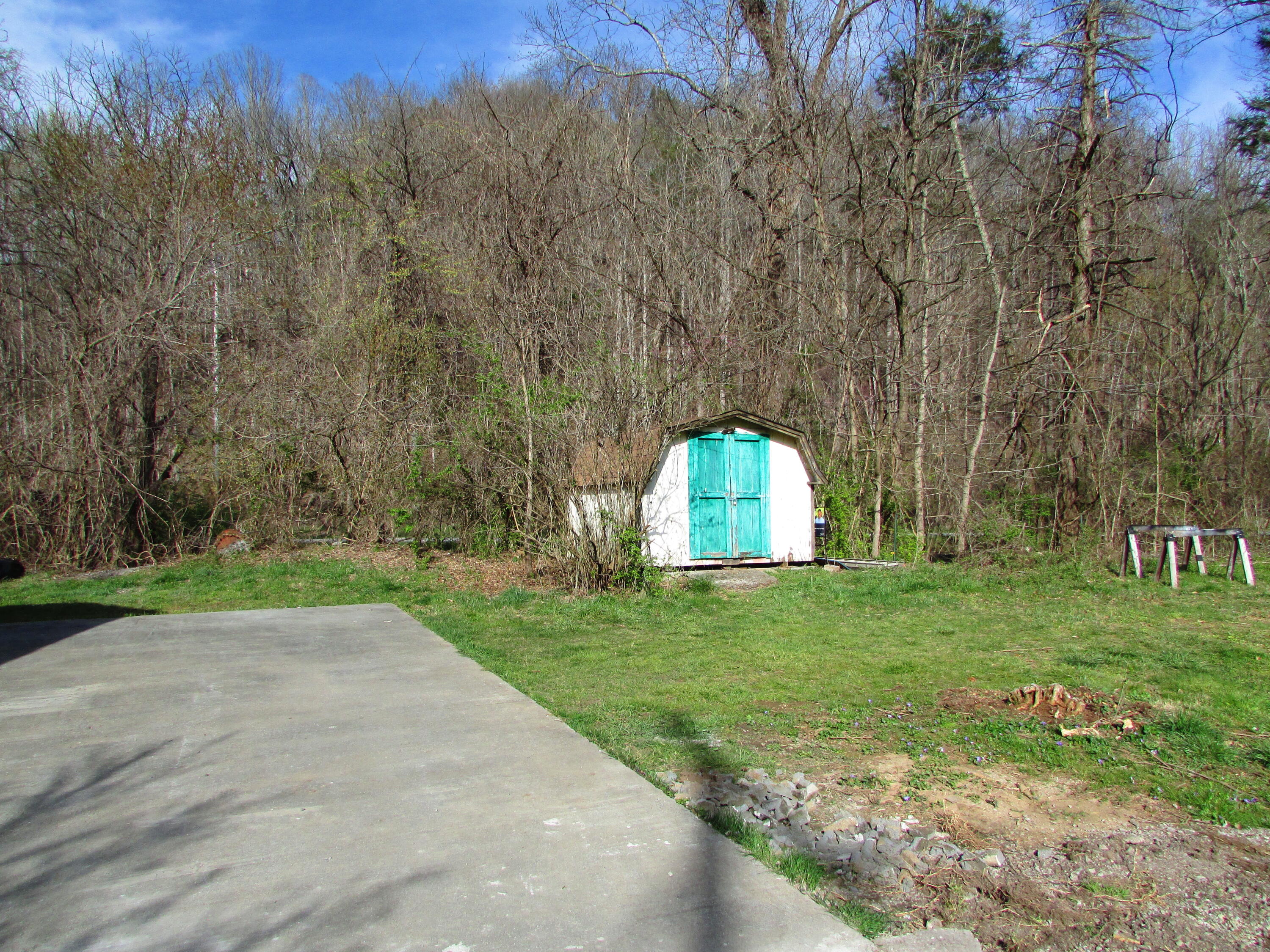 535 Laurels Road Johnson City, TN 37601 - Photo 3 of 23 IMG_2242