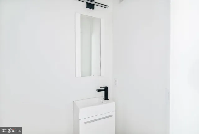 $4,000 | 2609 East Boston Street, Unit 2, Philadelphia, PA 19125