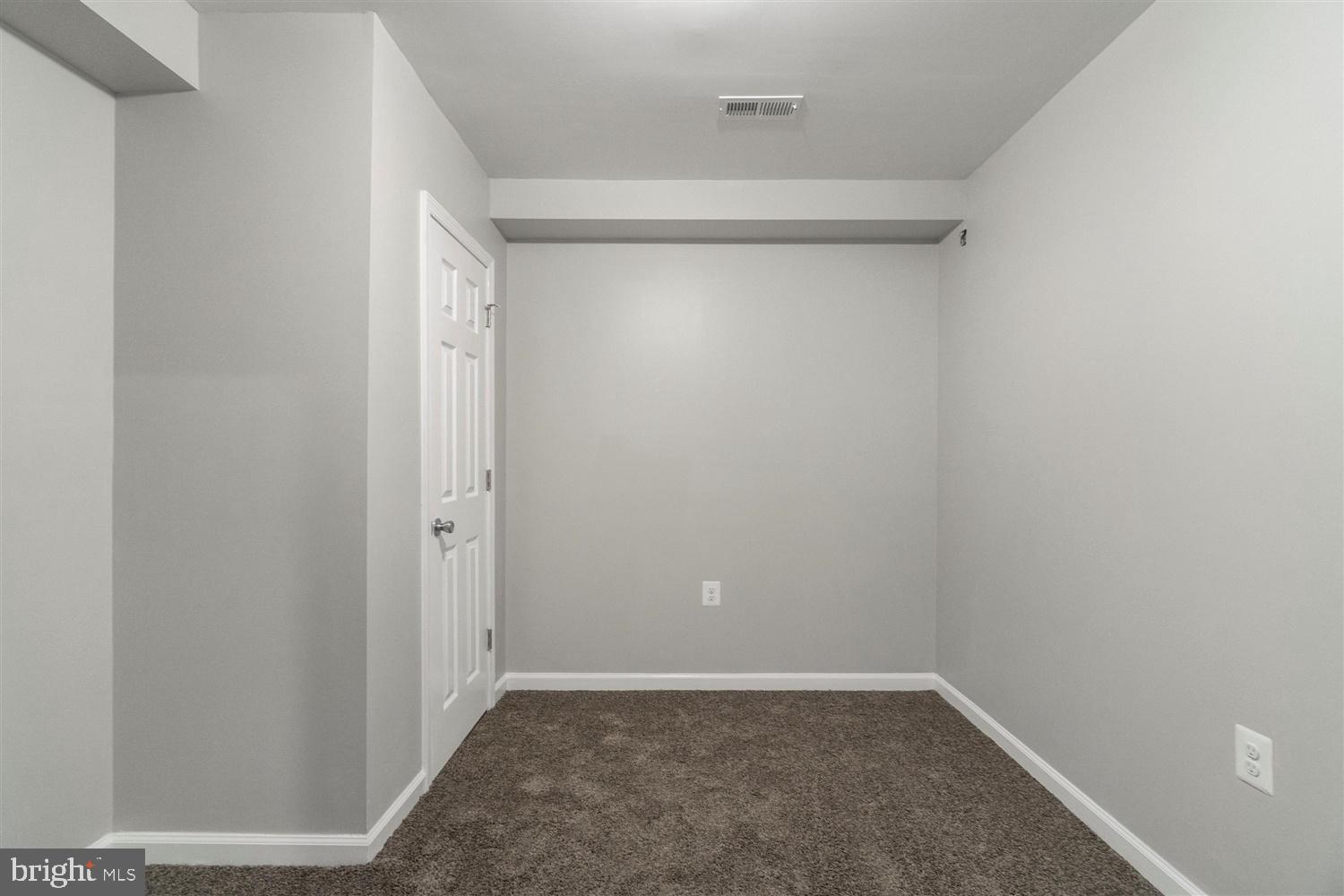 3926 Glenhunt Road Baltimore, MD 21229 - Photo 19 of 33