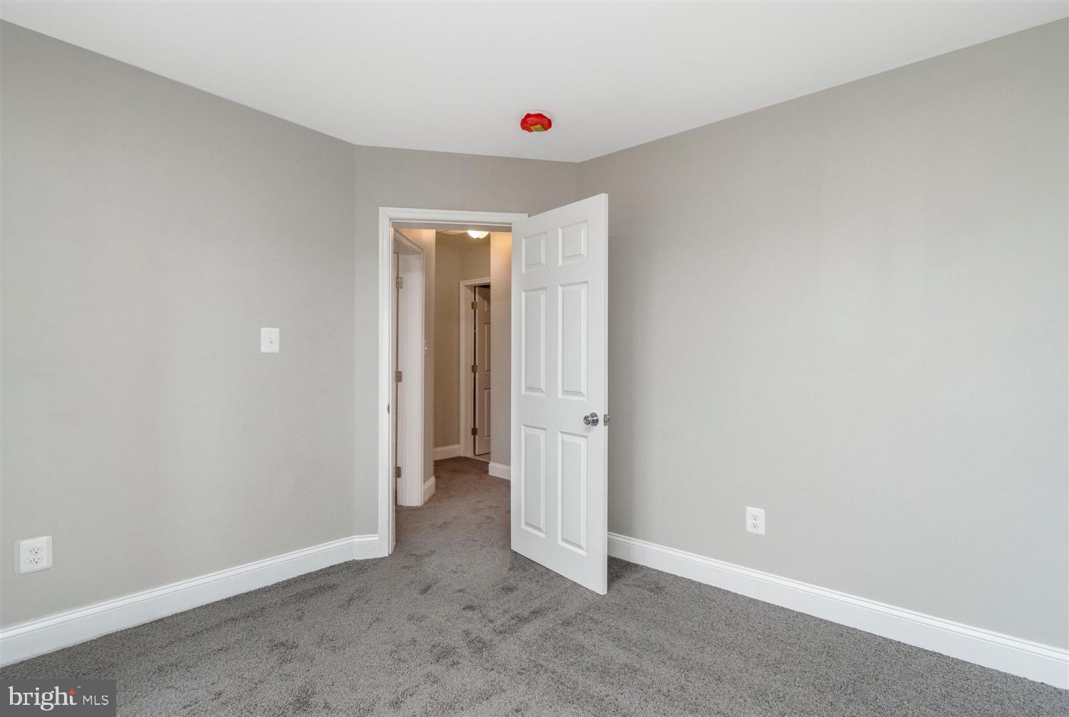 3926 Glenhunt Road Baltimore, MD 21229 - Photo 24 of 33