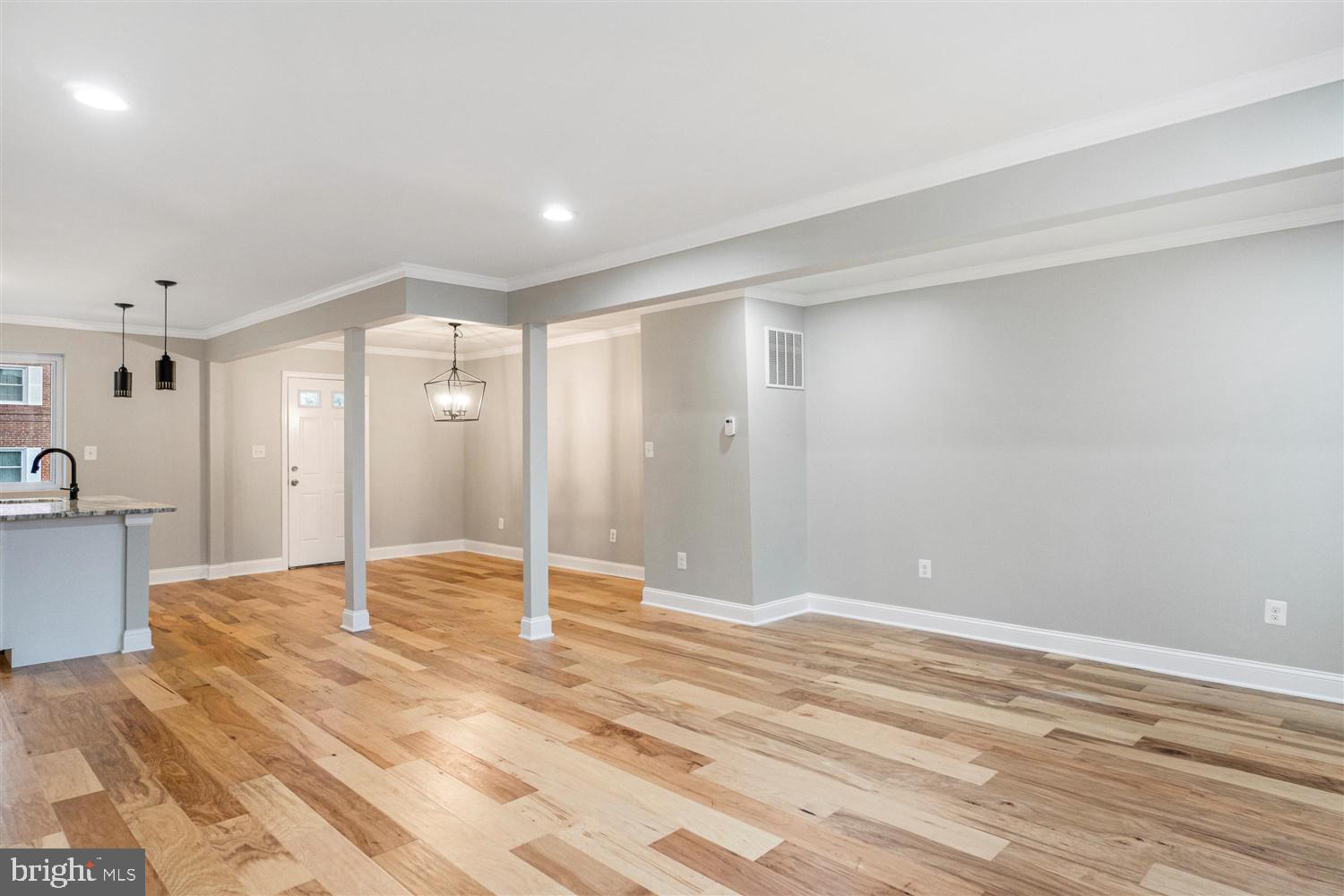 3926 Glenhunt Road Baltimore, MD 21229 - Photo 6 of 33