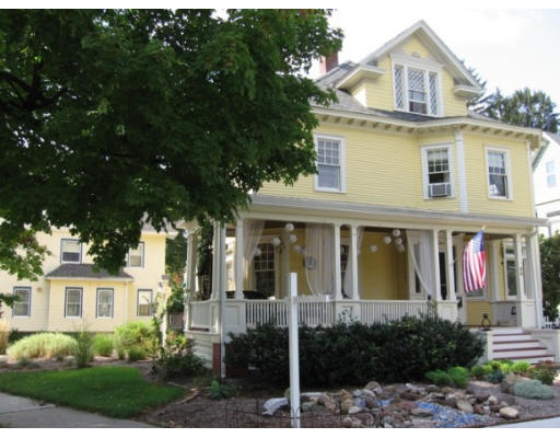 96 Firglade Avenue Springfield, MA 01108 - Photo 2 of 24