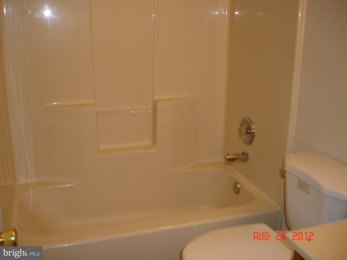 6567 Ronald Road, Unit P Capitol Heights, MD 20743 - Photo 4 of 15 Bath
