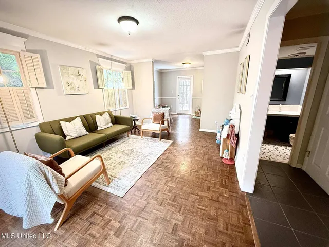 $239,000 | 887 Briarwood Drive, Jackson, MS 39211