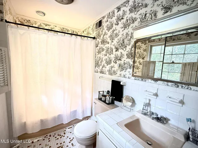 $239,000 | 887 Briarwood Drive, Jackson, MS 39211